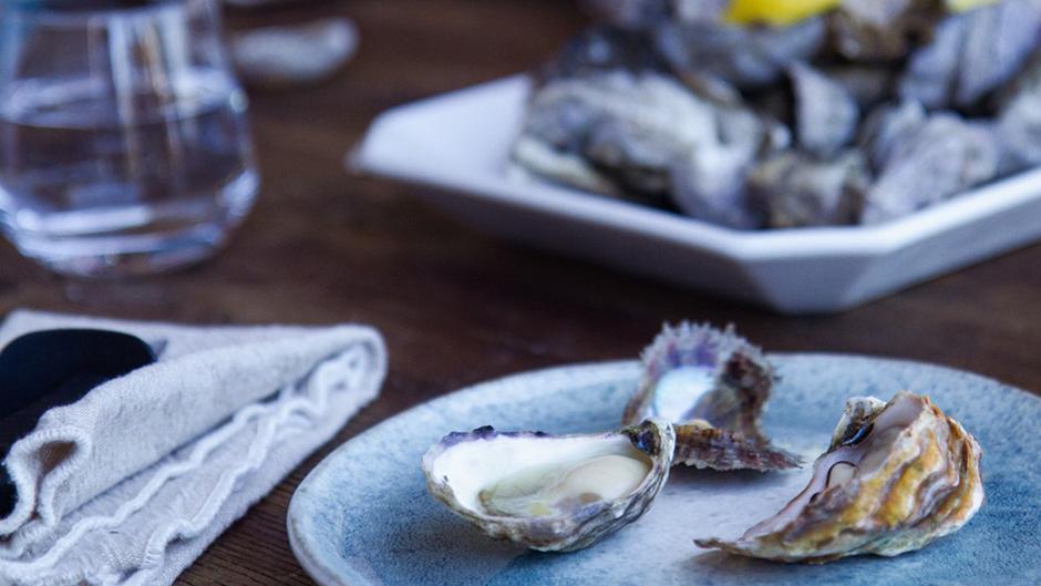 Discover the captivating story and exquisite flavours of Australian oysters on a comprehensive tour with convenient transfers!